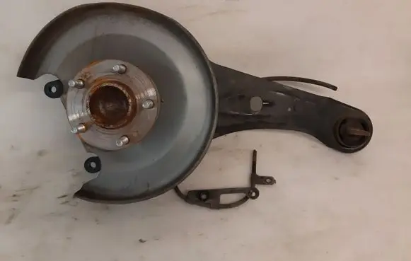 Rear wheel hub