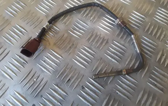 Volkswagen Touareg I Exhaust gas temperature sensor 059906088CG 059906088