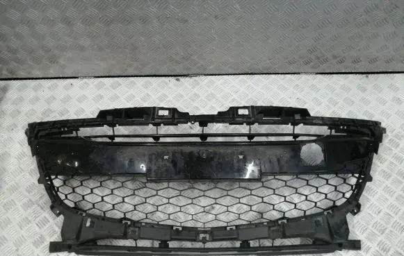 Mazda 3 II Front grill BHB6501T2