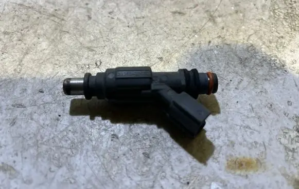 Toyota Corolla E120 E130 Fuel injector 232500D030