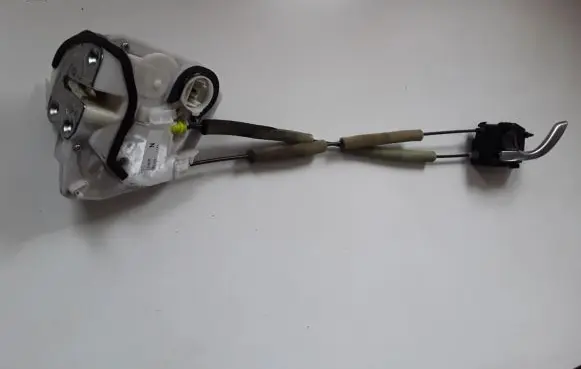 Mazda 6 Rear door lock F97G02L2