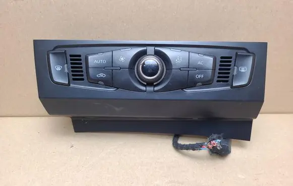 Audi A4 S4 B8 8K Air conditioning/heating control unit 8T2820043Q