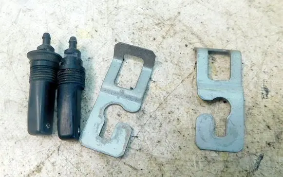 Mitsubishi Canter Windshield washer spray nozzle 191219