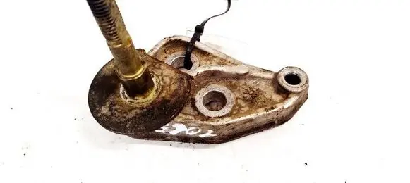 Peugeot 307 Engine mounting bracket 