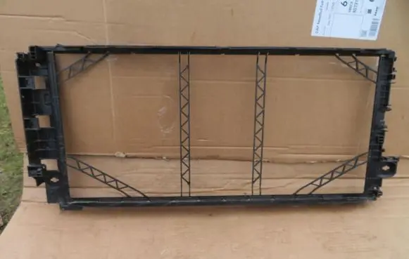 Volvo XC40 Radiator mount bracket 32339283