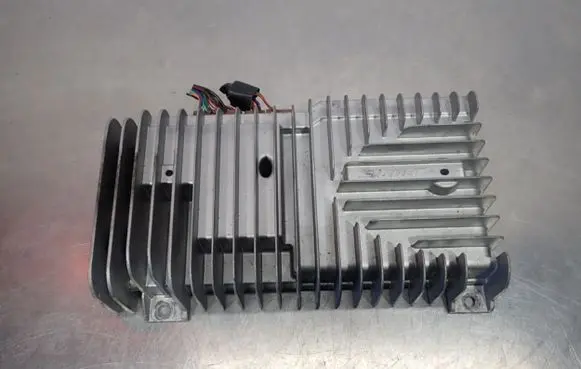 Infiniti M Sound amplifier 320469-0070