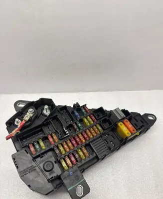 BMW 5 E60 E61 Fuse module 6906588