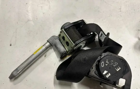 BMW 7 E65 E66 Middle seatbelt (rear) 00063774B PA6GF25