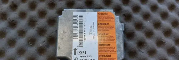 Mercedes-Benz E W210 Airbag control unit/module 0018202326