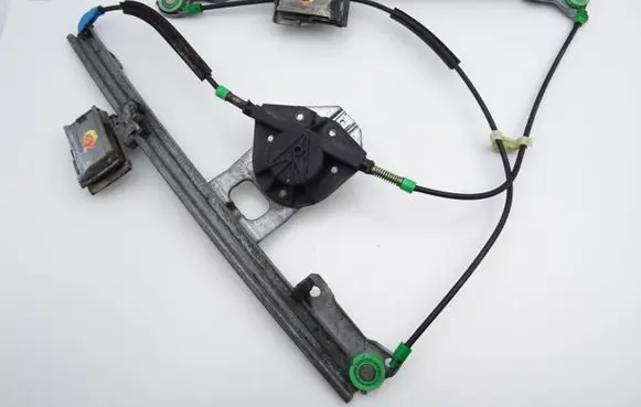 Volkswagen Vento Front door manual window regulator 1H0837402