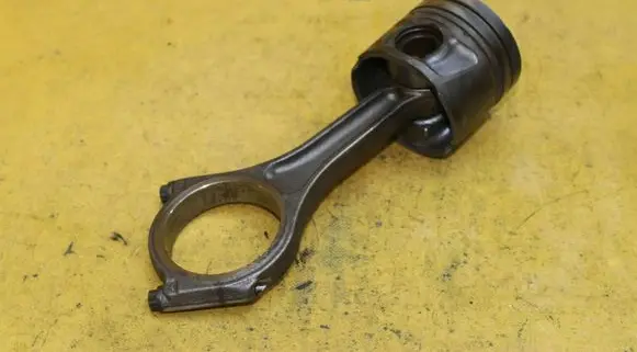 Jaguar S-Type Piston with connecting rod