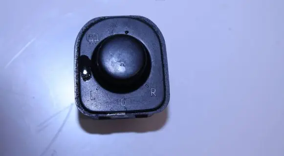 Volkswagen PASSAT B6 Wing mirror switch 1K0959565L