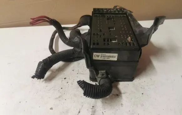 Opel Sintra Fuse module 12194077