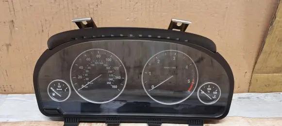 BMW 5 F10 F11 Speedometer (instrument cluster) 25811511 205956205