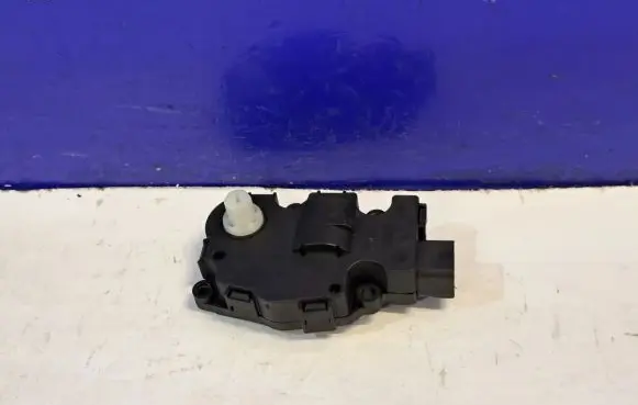 Porsche Cayenne (92A) A/C air flow flap actuator/motor 410475520 412650750