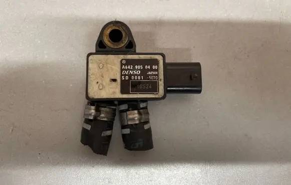Mercedes-Benz C W205 Air pressure sensor A6429050400