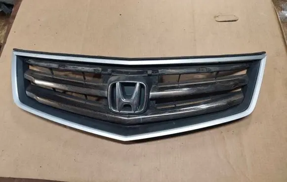 Honda Accord Front bumper upper radiator grill
