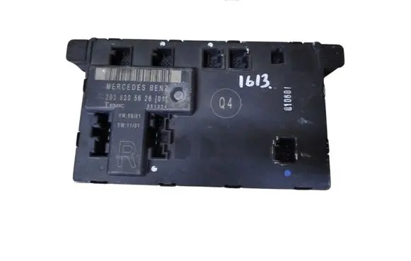 Mercedes-Benz C W203 Door control unit/module 2038205626