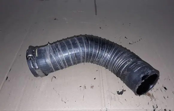 Nissan X-Trail T31 Intercooler hose/pipe 144633UC0A