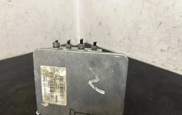 BMW 7 G11 G12 ABS Pump 6889210