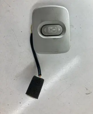 Nissan Qashqai+2 Sunroof switch 