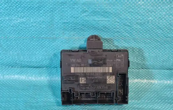 Volkswagen Golf VII Door control unit/module 5Q0959592F 03402614