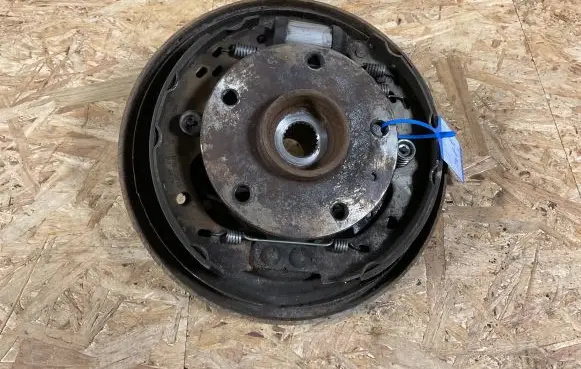 Suzuki SX4 Rear wheel hub