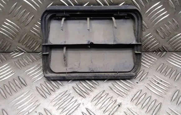 Renault Trafic II (X83) Quarter panel pressure vent 7700838358 7700419636