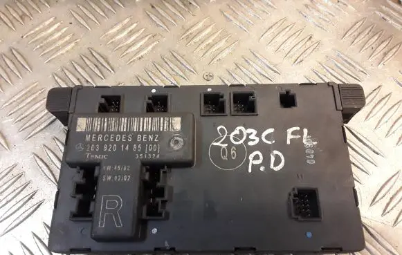 Mercedes-Benz C W203 Door control unit/module 2038201485 A2038201485