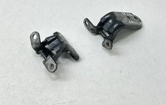 Rear door hinge set