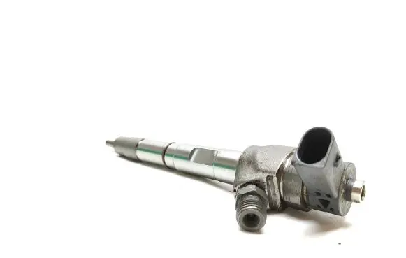 Volkswagen Golf VII Fuel injector 8445115 04L130277AE 0445110471
