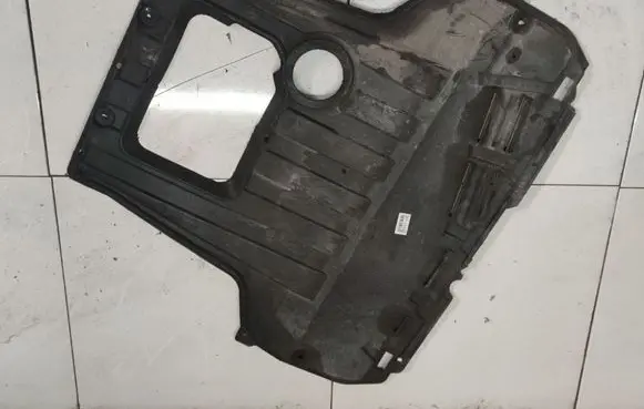 Nissan Tiida C11 Engine splash shield/under tray 