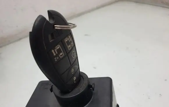 Chrysler Town & Country V Ignition lock 2012DJ4476