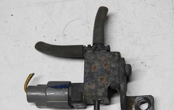 Honda FR-V Vacuum valve NH684P