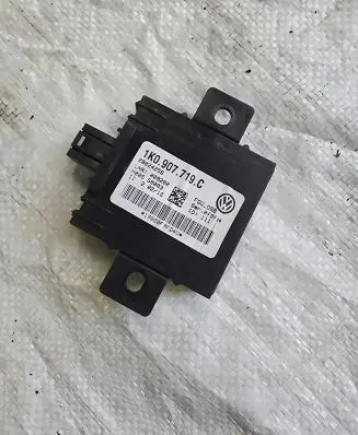 Audi A3 S3 8P Alarm control unit/module 1K0907719C 28024256 19800F9FD4V