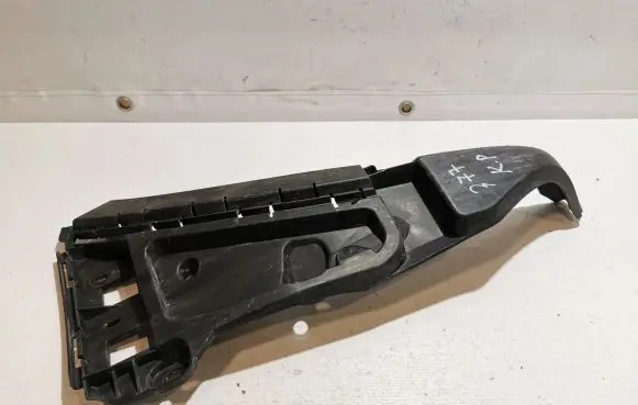 Volvo XC90 Front bumper mounting bracket 08620563