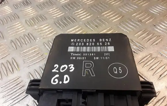 Mercedes-Benz C W203 Door control unit/module 2038206626 A2038206626