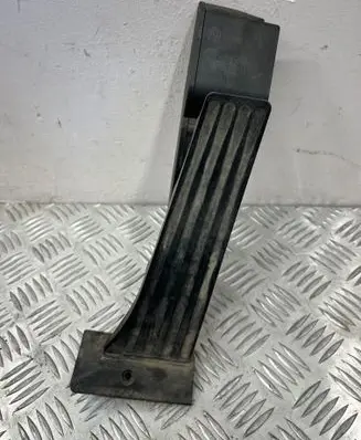 BMW 5 E60 E61 Accelerator throttle pedal 6766930 25916010
