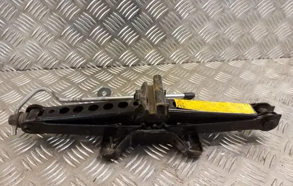 Ford Mondeo Mk III Lift Jack 231104M 1S7A17080AD