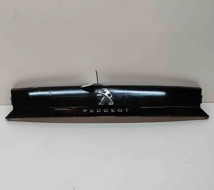 Peugeot 5008 II Trunk door license plate light bar 99893685
