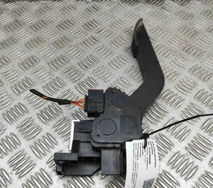 Iveco Daily 6th gen Accelerator throttle pedal 5801814890