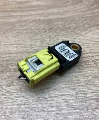 Toyota Verso Airbag deployment crash/impact sensor 8983105020 WITHPLUG
