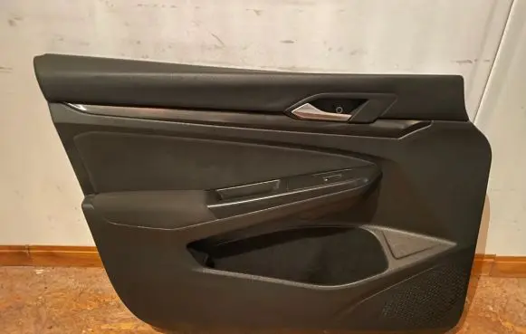 Volkswagen Golf VIII Front door card panel trim