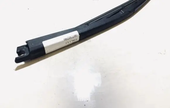 Peugeot 407 Rear wiper blade arm