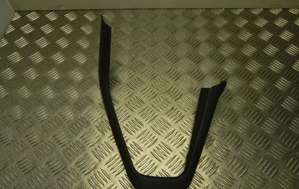 Radio/GPS head unit trim