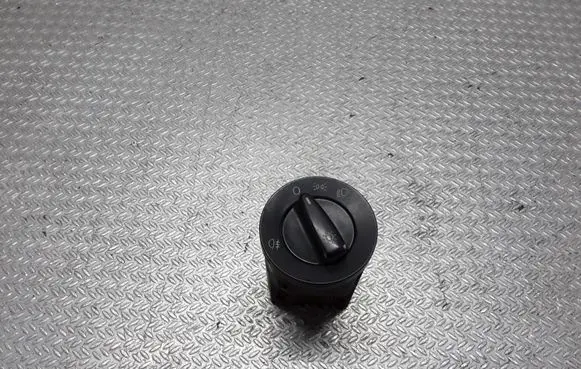 Volkswagen Golf IV Light switch 1C0941531