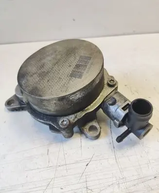 Nissan X-Trail T31 Vacuum pump 8200845984