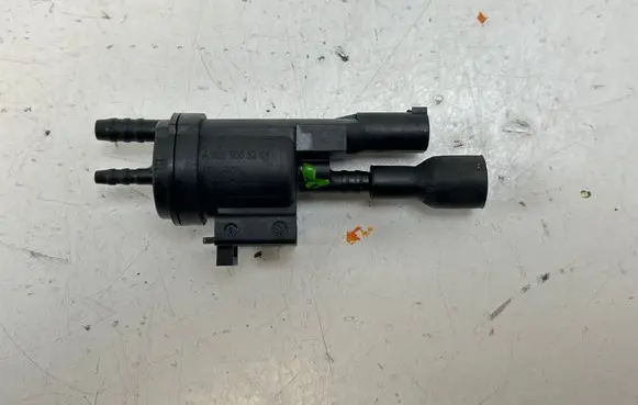 Mercedes-Benz GLC X253 C253 Turbo solenoid valve A0005003201