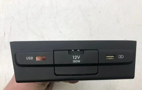 Hyundai i20 (BC3 BI3) USB socket connector 96125Q0120