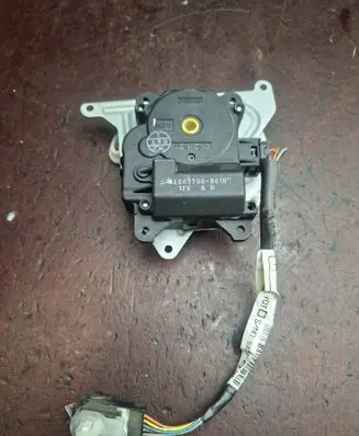 Toyota Corolla Verso E121 Air flap motor/actuator AE0637008610